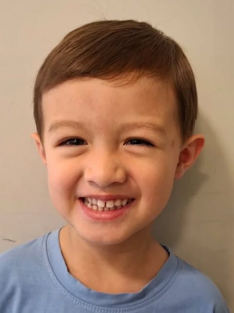 Corte infantil no salão